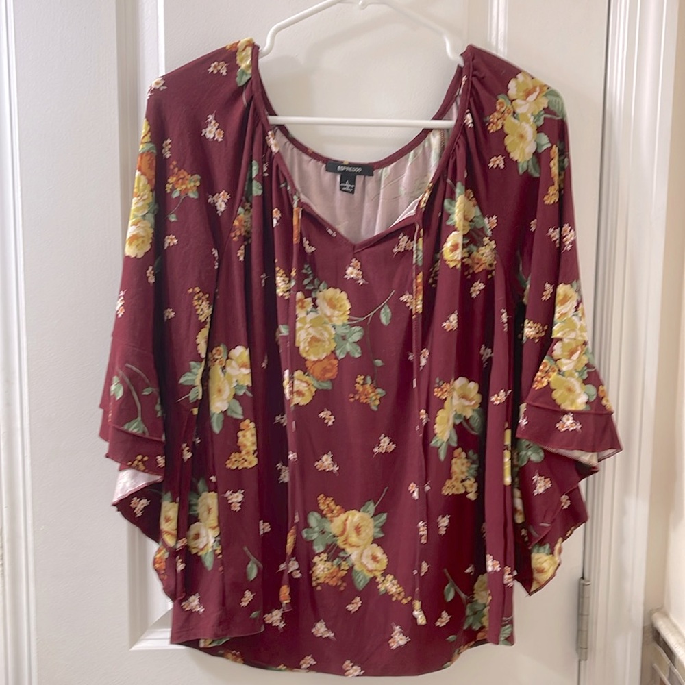 Espresso top. Burgundy w. floral. 3/4 bell sleeves. Tie front. Soft. Size L
